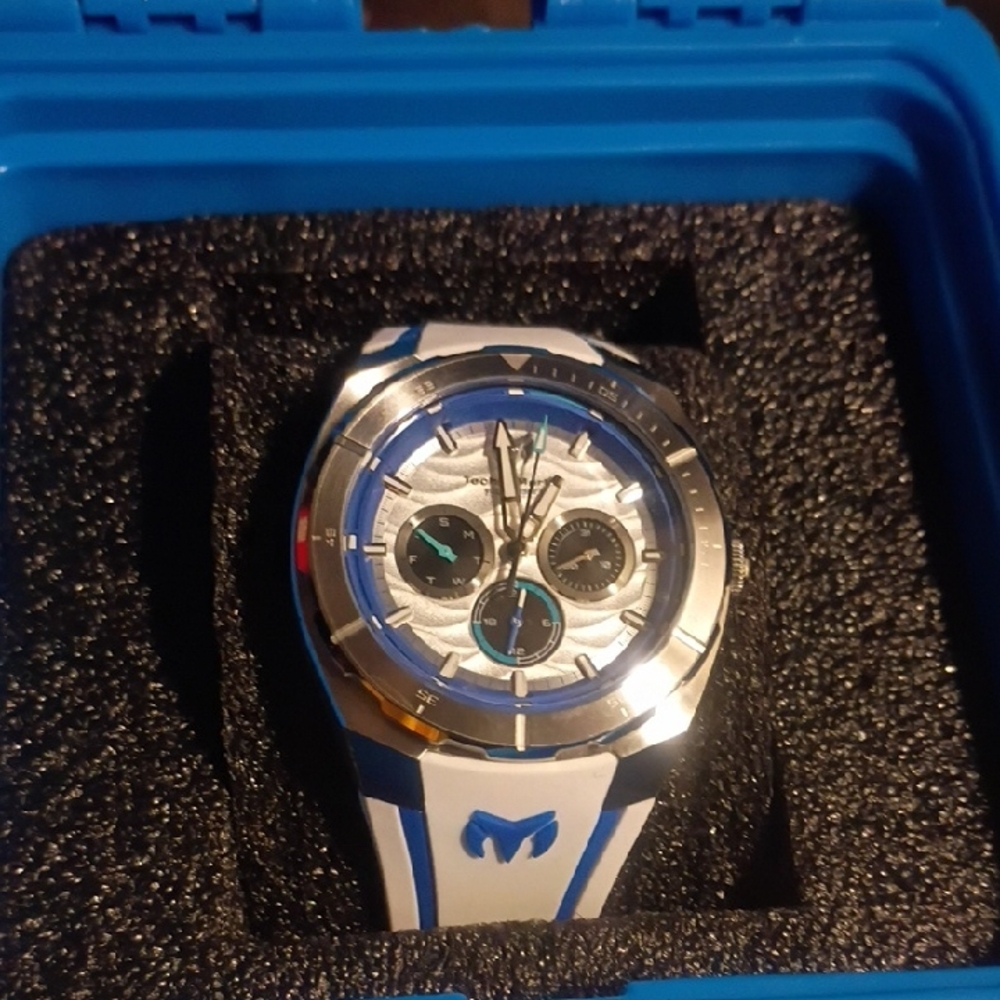 Men's Silver and Blue Chronograph Watch